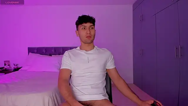 Valerio James7 online show from February 3, 2025, 11:36 pm