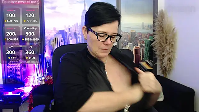 Snapshot of ninarandmann chatting on December 16, 2024, 4:49 pm ninarandmann online show from December 16, 2024, 4:49 pm