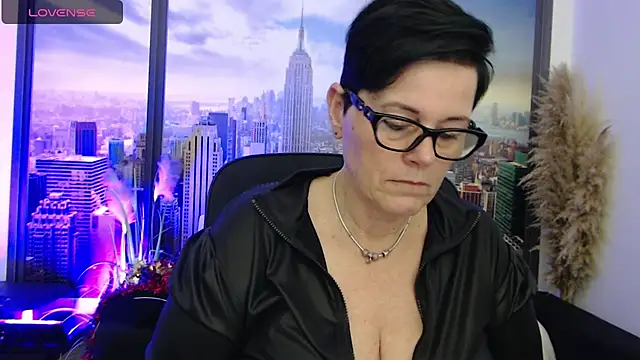 Snapshot of ninarandmann chatting on January 26, 2025, 5:44 pm ninarandmann online show from January 26, 2025, 5:44 pm