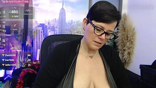 Snapshot of ninarandmann chatting on February 3, 2025, 8:57 pm ninarandmann online show from February 3, 2025, 8:57 pm