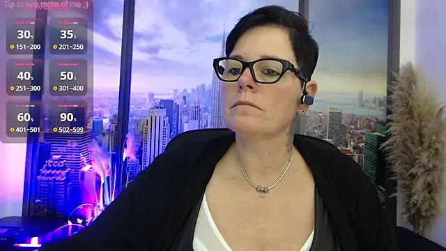 Snapshot of ninarandmann chatting on February 13, 2025, 5:33 pm ninarandmann online show from February 13, 2025, 5:33 pm