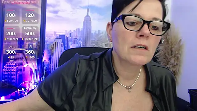 Snapshot of ninarandmann chatting on March 6, 2025, 6:26 pm ninarandmann online show from March 6, 2025, 6:26 pm