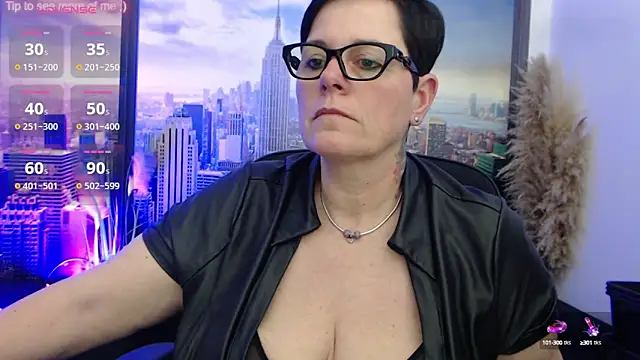 Snapshot of ninarandmann chatting on March 8, 2025, 6:47 pm ninarandmann online show from March 8, 2025, 6:47 pm