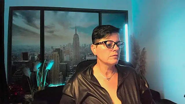 Snapshot of ninarandmann chatting on September 8, 2025, 5:56 pm ninarandmann online show from September 8, 2025, 5:56 pm