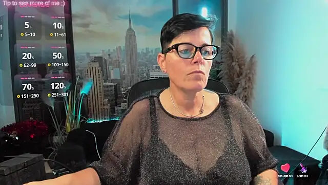 Snapshot of ninarandmann chatting on October 1, 2025, 4:35 pm ninarandmann online show from October 1, 2025, 4:35 pm