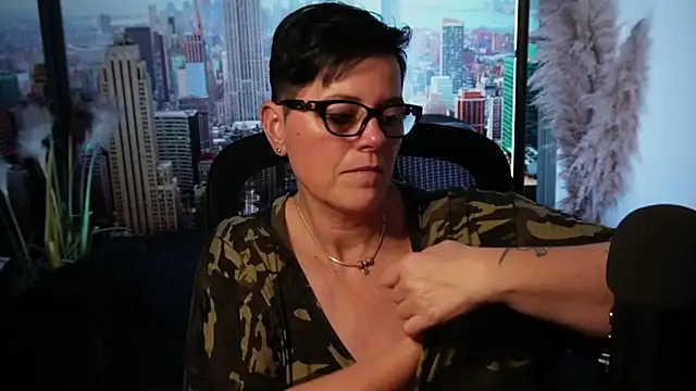 Snapshot of ninarandmann chatting on November 12, 2025, 7:35 pm ninarandmann online show from November 12, 2025, 7:35 pm