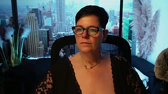 Snapshot of ninarandmann chatting on November 15, 2025, 5:31 pm ninarandmann online show from November 15, 2025, 5:31 pm