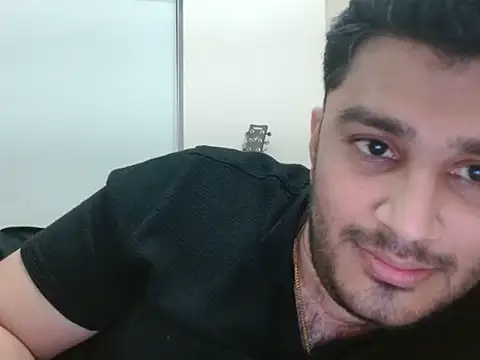Snapshot of robintoit chatting on May 28, 2026, 3:31 pm robintoit online show from May 28, 2026, 3:31 pm
