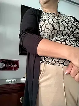Snapshot of Natasha_milf__ chatting on April 21, 2026, 12:55 pm Natasha milf online show from April 21, 2026, 12:55 pm