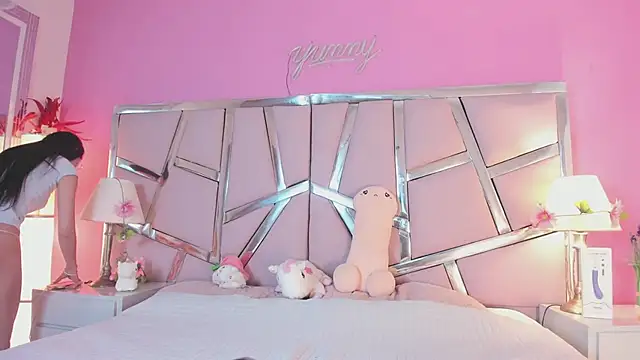 Bonniepark online show from April 23, 2026, 1:24 pm