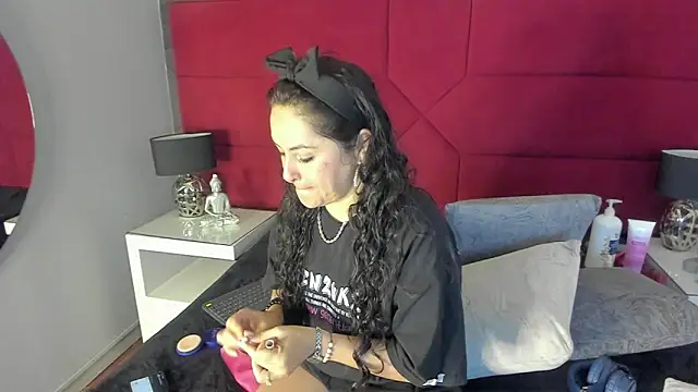 hanny milf online show from March 11, 2025, 12:06 pm