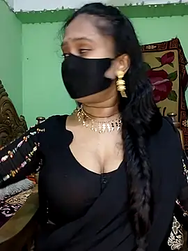 Idhika Paul online show from March 6, 2025, 2:40 pm