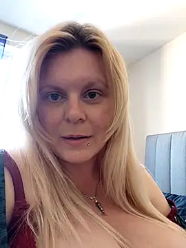 pinkieMilfPUSY online show from June 8, 2026, 5:24 pm