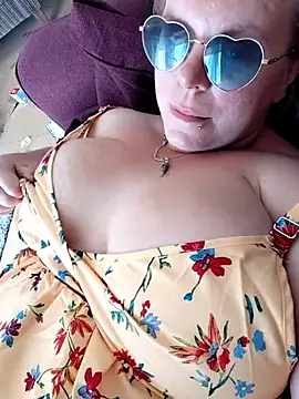 pinkieMilfPUSY online show from July 7, 2026, 1:15 pm