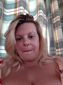 pinkieMilfPUSY online show from July 26, 2026, 11:39 am