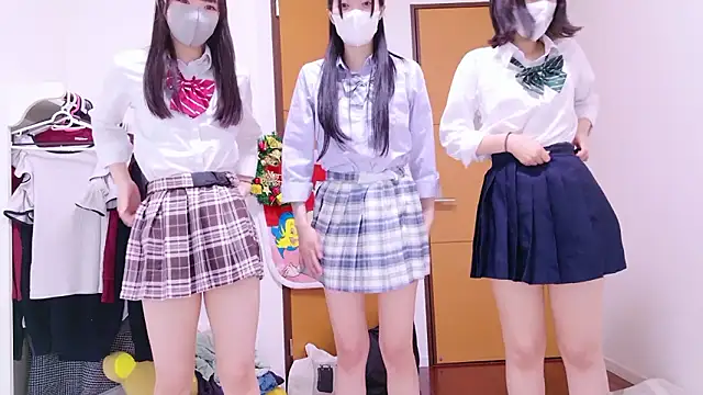 Snapshot of irohani_usagi chatting on October 14, 2025, 10:16 am irohani usagi online show from October 14, 2025, 10:16 am