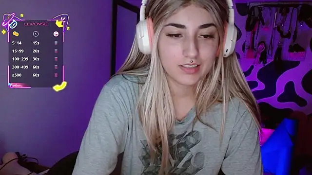 Snapshot of hi_elora chatting on March 28, 2026, 12:32 am hi elora online show from March 28, 2026, 12:32 am