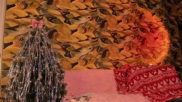 CrystalRey online show from December 13, 2024, 4:11 am