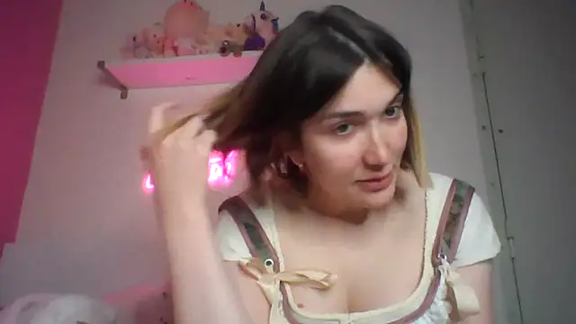 Snapshot of Icy__Diamond chatting on April 22, 2026, 6:20 pm Icy Diamond online show from April 22, 2026, 6:20 pm
