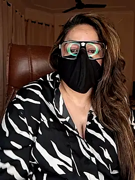 SEXY-Sardarni online show from March 8, 2025, 3:45 pm