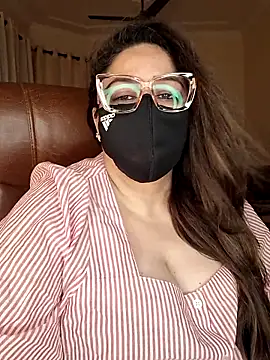 SEXY-Sardarni online show from May 11, 2026, 3:07 pm