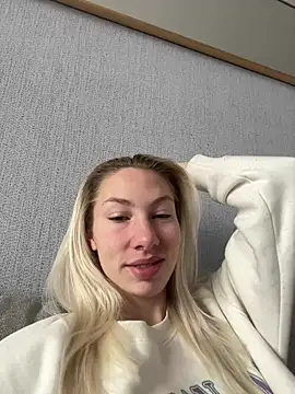 LuisaBecker online show from January 7, 2025, 9:40 am