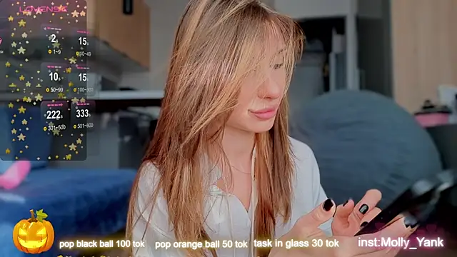 mollyyank online show from November 8, 2025, 9:42 am