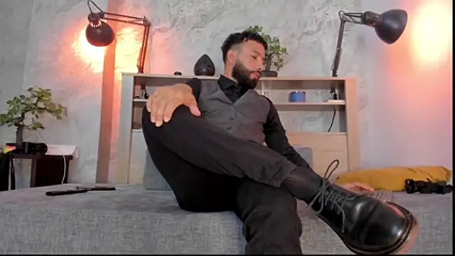 bruno woods online show from December 16, 2025, 1:27 pm