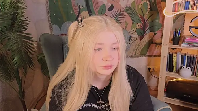 carolina elf online show from April 9, 2026, 6:19 am