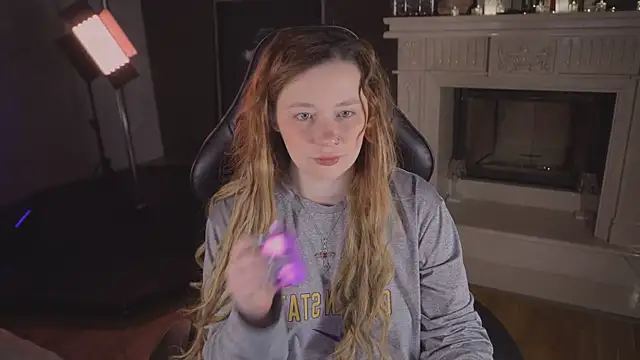 carolina elf online show from April 12, 2026, 5:45 am