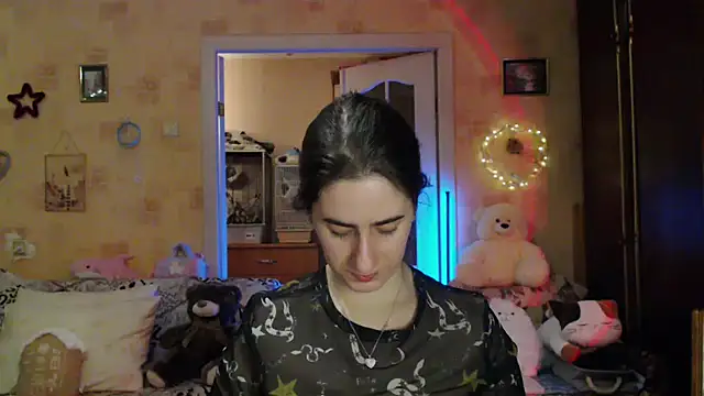 INELIKA online show from September 12, 2025, 9:15 pm