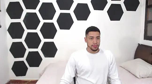 Snapshot of Jhors__Collens chatting on December 10, 2024, 5:07 am Jhors Collens online show from December 10, 2024, 5:07 am