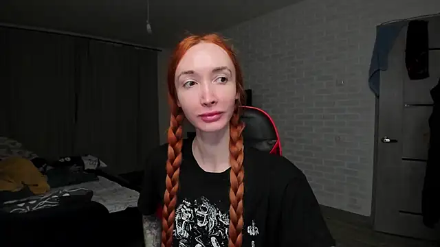 Roxy Silver online show from November 24, 2025, 8:52 pm