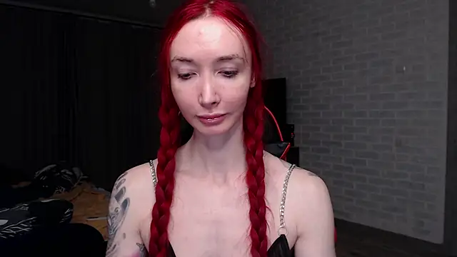 Snapshot of Roxy_Silver chatting on April 21, 2026, 1:42 am Roxy Silver online show from April 21, 2026, 1:42 am