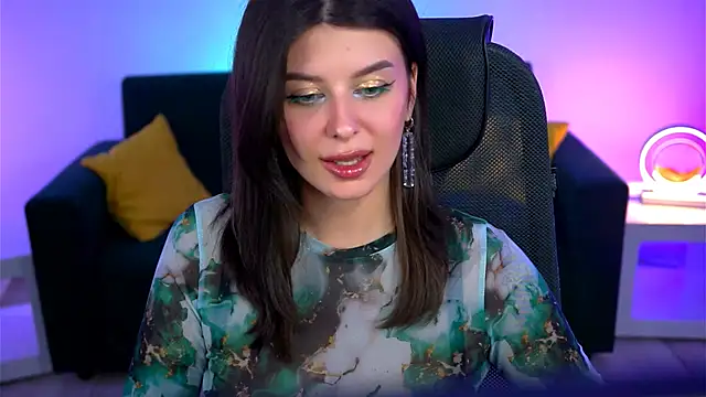 NicoleMun online show from March 4, 2025, 8:49 pm