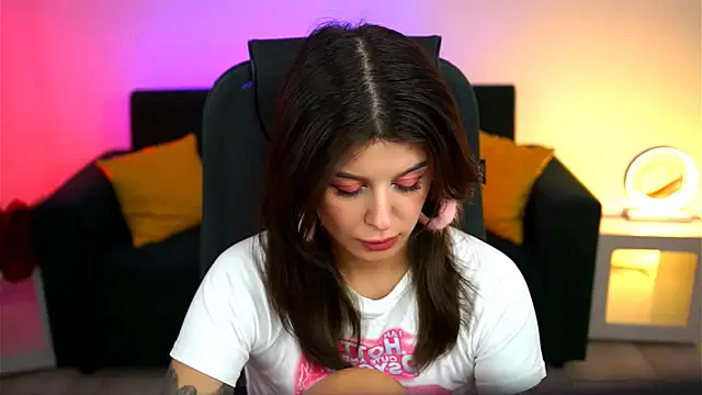 NicoleMun online show from March 16, 2025, 9:27 am