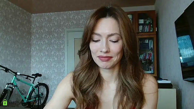 alicia spicy online show from September 27, 2025, 10:42 am