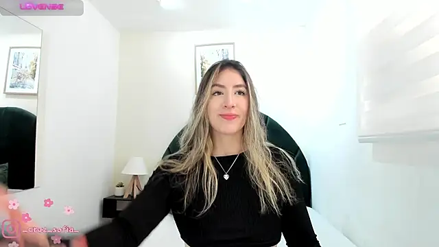 Snapshot of _AlejaCruz_ chatting on May 2, 2026, 8:14 pm AlejaCruz online show from May 2, 2026, 8:14 pm