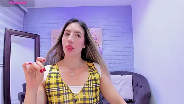 Snapshot of _AlejaCruz_ chatting on May 6, 2026, 7:41 pm AlejaCruz online show from May 6, 2026, 7:41 pm