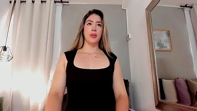 Snapshot of _AlejaCruz_ chatting on May 30, 2026, 7:33 pm AlejaCruz online show from May 30, 2026, 7:33 pm