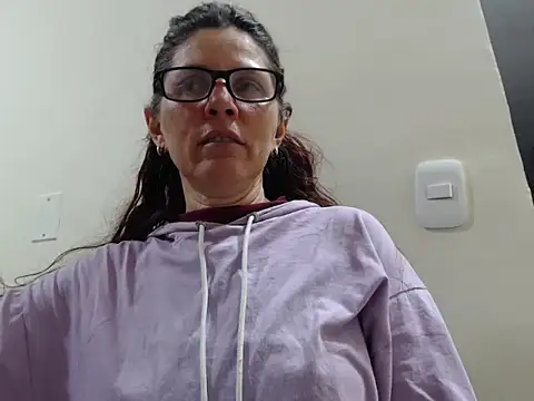 Snapshot of Alicia_inblack chatting on September 12, 2025, 10:54 pm Alicia inblack online show from September 12, 2025, 10:54 pm