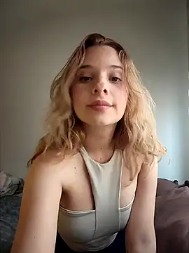 Snapshot of Sophy_Bunny chatting on December 4, 2024, 7:23 pm Sophy Bunny online show from December 4, 2024, 7:23 pm