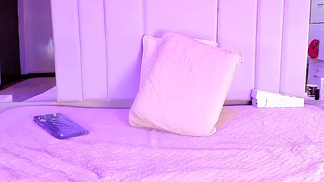 ElizabethAdams  online show from November 14, 2025, 5:39 am