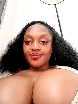 Snapshot of Busty_Bambi chatting on May 31, 2026, 10:00 am Busty Bambi online show from May 31, 2026, 10:00 am