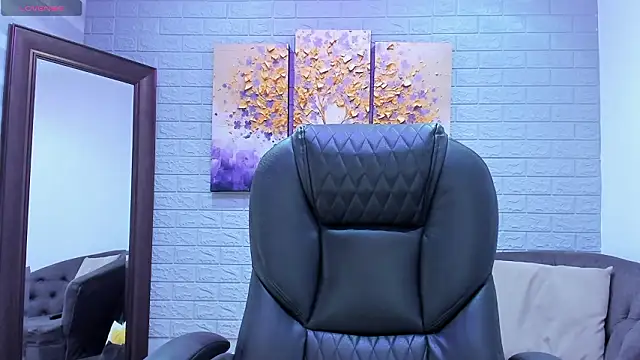  LaraMom  online show from March 25, 2026, 5:52 pm