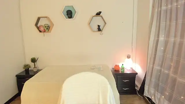 Snapshot of Paloma_victory chatting on October 31, 2025, 9:49 pm Paloma victory online show from October 31, 2025, 9:49 pm