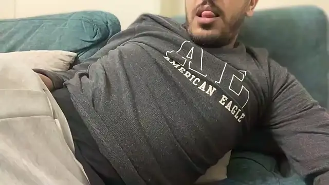 Snapshot of Mooka69 chatting on February 1, 2026, 12:53 am Mooka69 online show from February 1, 2026, 12:53 am