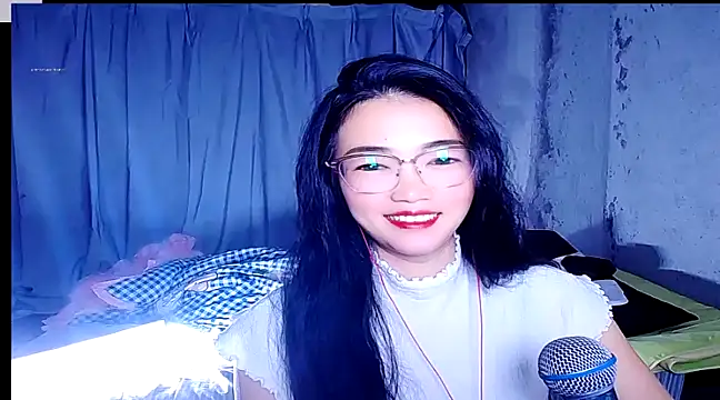 Snapshot of Floor_oo chatting on January 10, 2025, 3:16 pm Floor oo online show from January 10, 2025, 3:16 pm