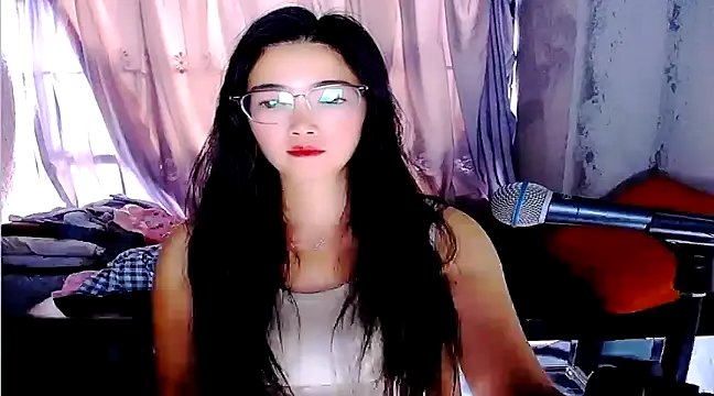 Snapshot of Floor_oo chatting on February 27, 2025, 12:54 am Floor oo online show from February 27, 2025, 12:54 am