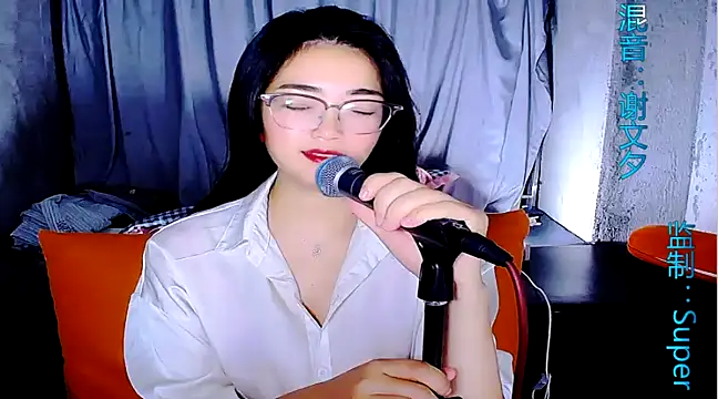 Snapshot of Floor_oo chatting on March 10, 2025, 3:09 pm Floor oo online show from March 10, 2025, 3:09 pm